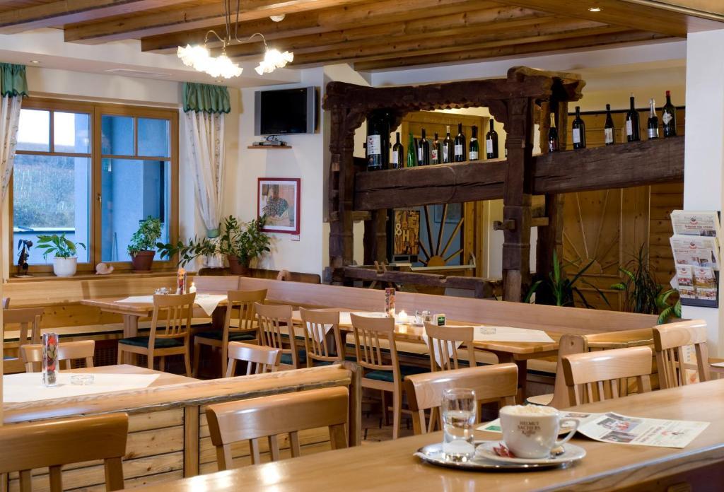 Hotel Neustifter Poysdorf Exterior foto