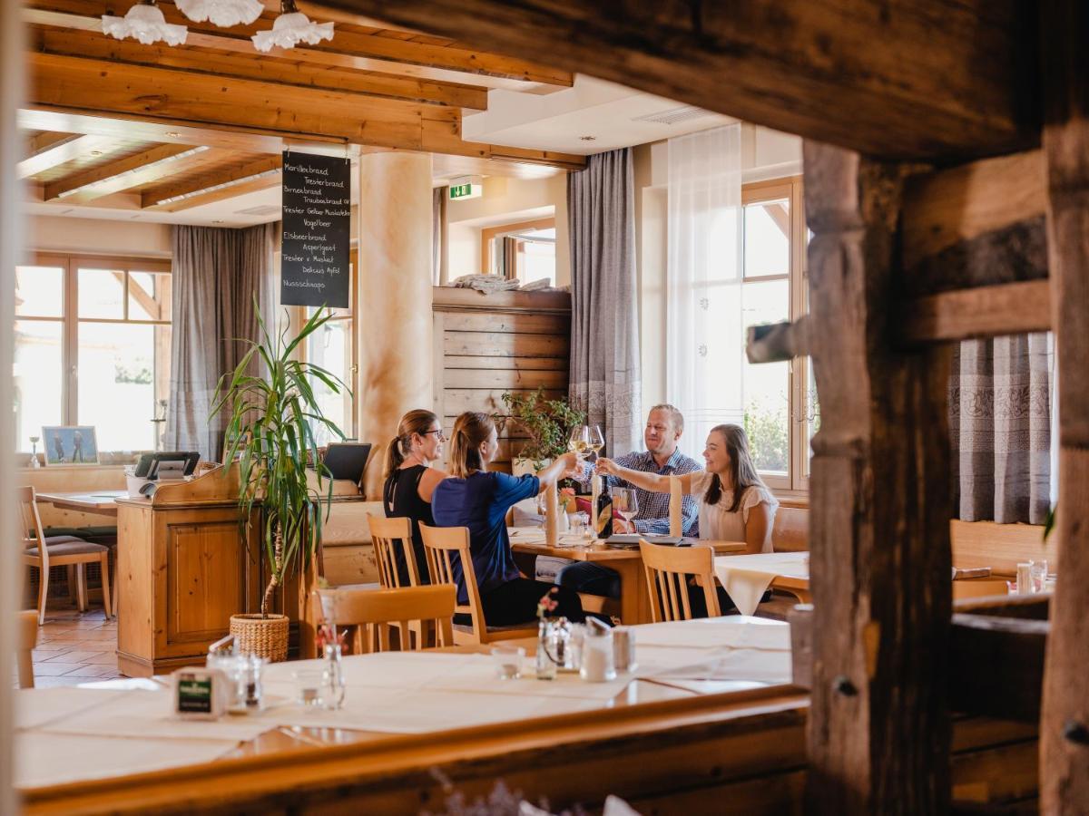 Hotel Neustifter Poysdorf Exterior foto